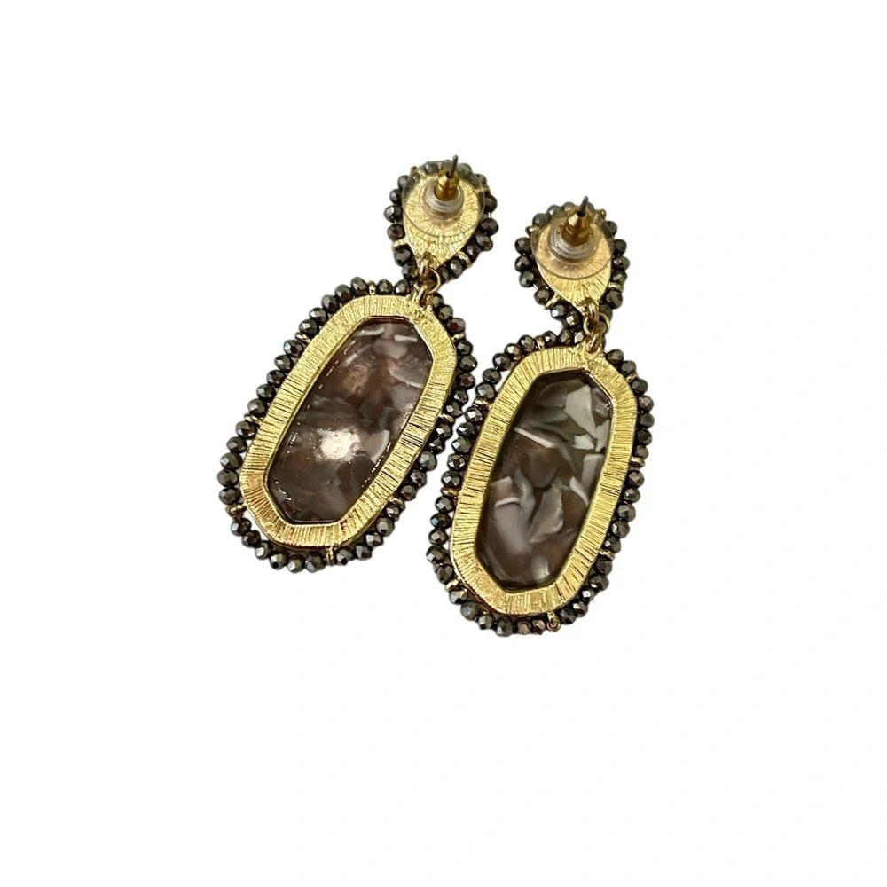 Nwot boutique goldtone/taupe beaded & resin oval drop pierced earrings gift bag